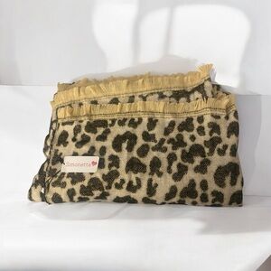 Free Giveaway NWT SCARF